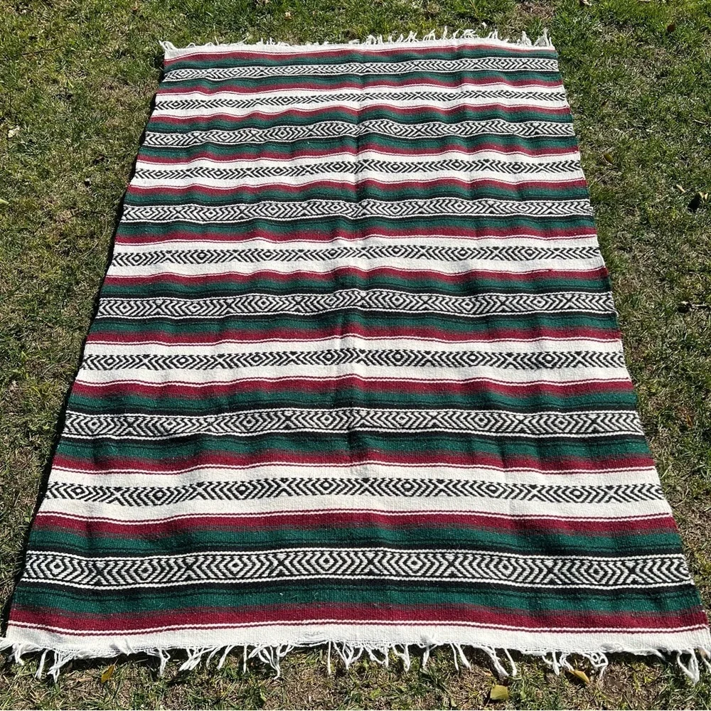 Mexican Serape Woven Falsa Blanket Fringed Red White Green Black 62x76 Soft GUC